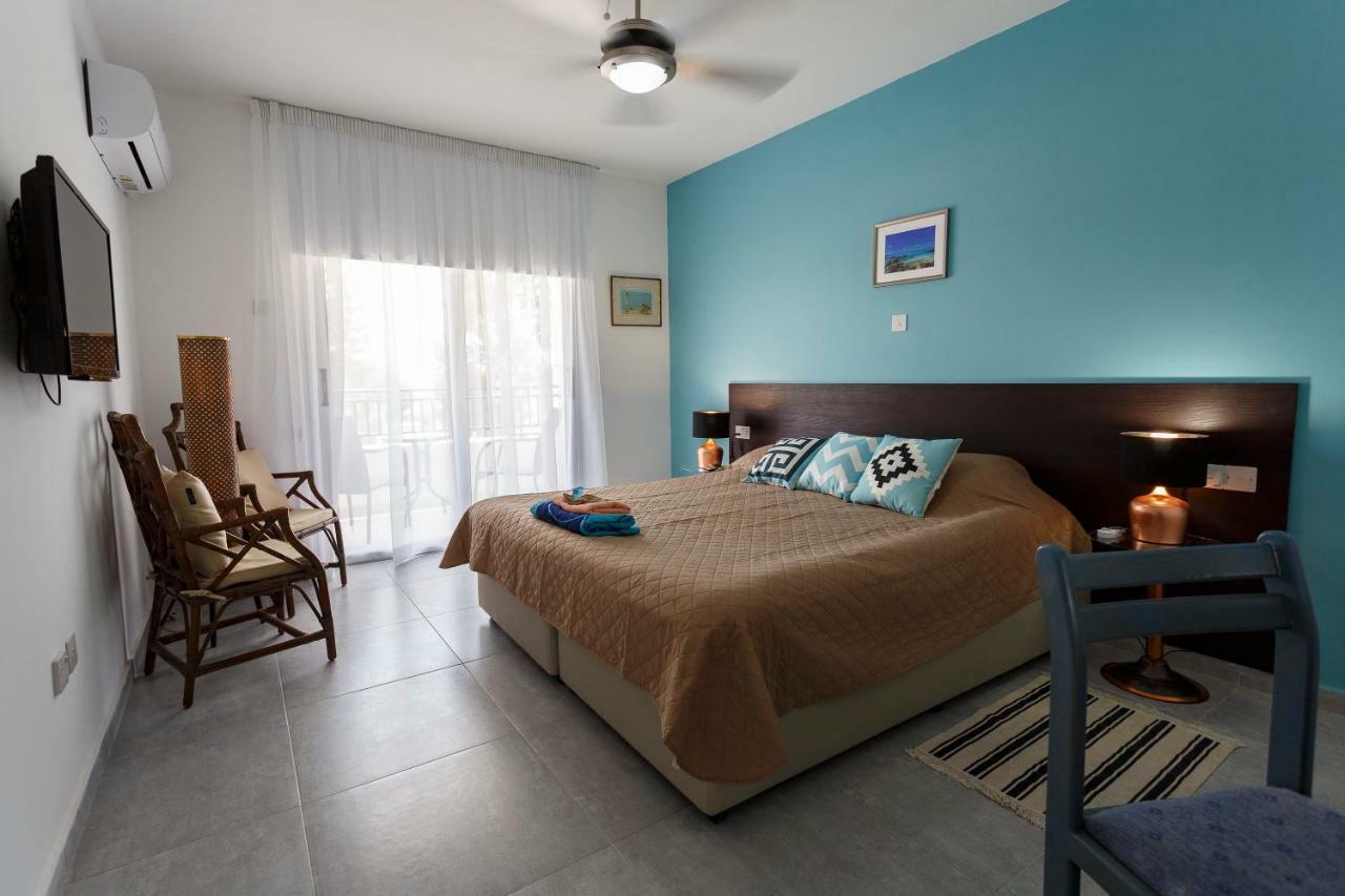 Coral Bay Sea Breeze Apartments - 3 Bedroom Apartment Peyia Exterior photo